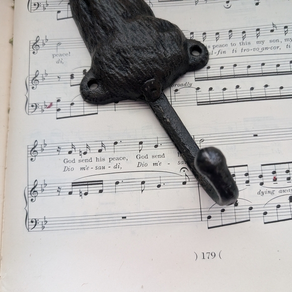 Cast Iron Dachshund Wall Hook - Picture 4 of 6